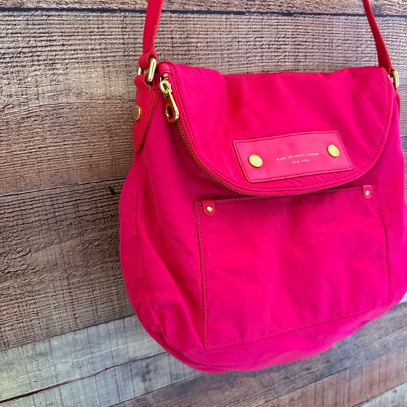 Marc By Marc Jacobs Large Pink Nylon Crossbody Bag - Picture 4 of 13